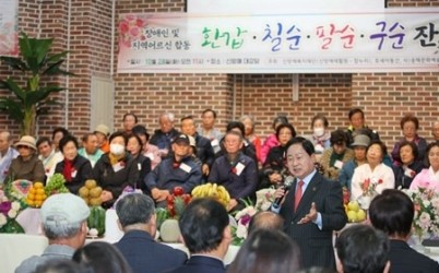 (1028)[수동면]주광덕 남양주시장, 수동면 장애인 및 어르신 합동 잔치 찾아 응원(사진1).jpg width: 100%; height : 150px