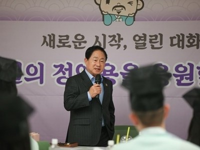 (1031)[인사과]정약용의 도시 남양주, 다산 정신을 잇는 신규공직자 교육 성료(격려말씀을 전하는 주광덕 시장).jpg