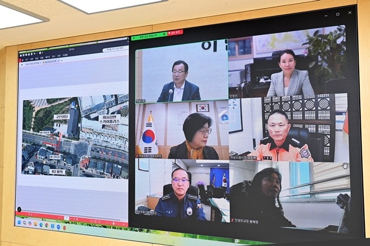 (사진2)‘전국 최초’ 하남시 기관장·민원인 ‘화상 소통’… 벽 허문 ‘원팀 행정’.jpg