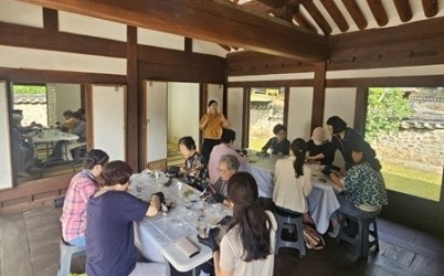 (1103)[문화관광과]남양주궁집, 전통문화 체험공간으로 재탄생…‘화길옹주 태교수업 받는 날’ 성료(사진1).jpg width: 100%; height : 150px