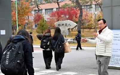 (사진1)이현재 하남시장, 수능 현장 