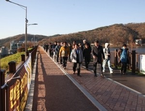 (1117)[정책기획과]남양주시, 시민과 함께 오남읍 도로와 맨발길 로드체킹 추진(사진2).jpg