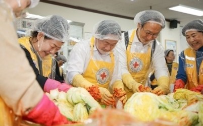 (1119)[복지정책과]대한적십자사봉사회 남양주시협의회와 ‘사랑의 김장 나눔 및 기부금 전달식’ 개최(사진2).JPG width: 100%; height : 150px