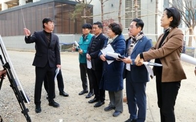 (사진1)남양주시의회 자치행정위원회, 2025년도 공유재산관리계획 심사 대비 현장방문 실시.JPG width: 100%; height : 150px