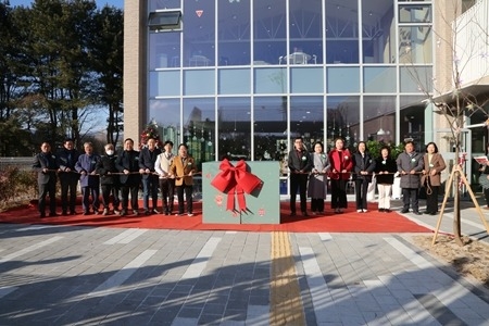 (사진1)남양주시의회, 펀그라운드 수동 & 마을회관 개관식 행사 참석.jpg