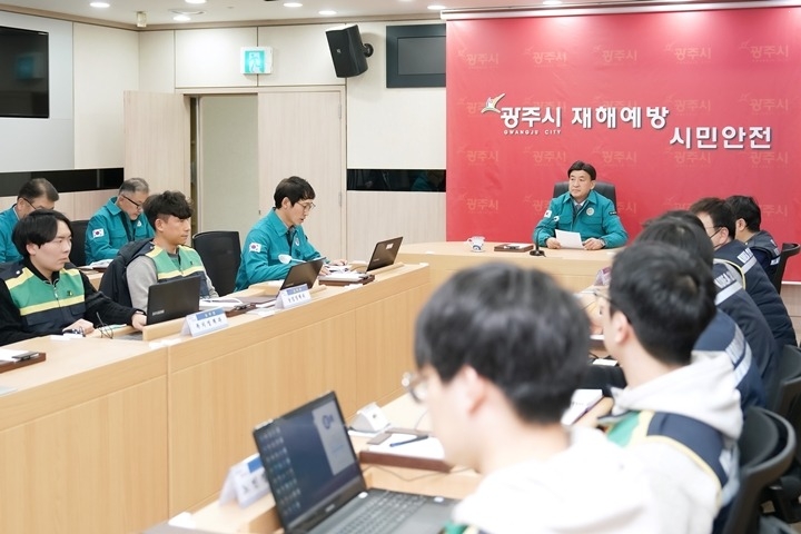 광주시, 주말 대설 예보에 따라 전면 제설 비상체계 가동.jpg