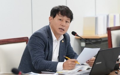 정병용 부의장.jpg width: 100%; height : 150px