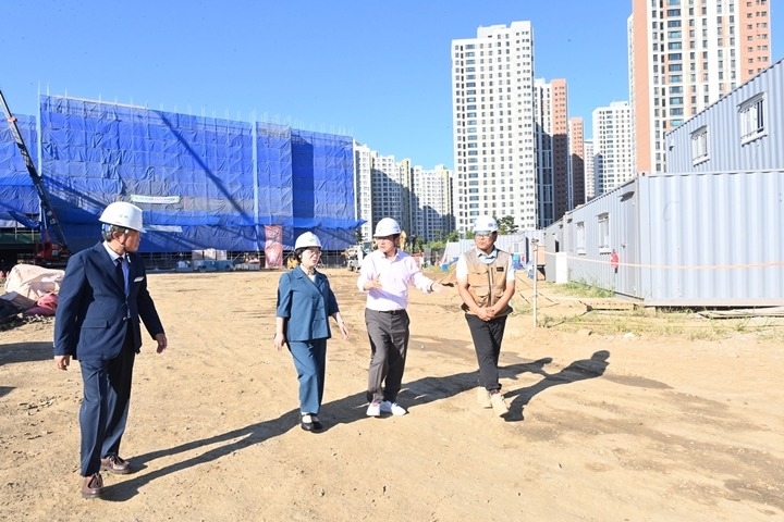 (사진4)하남시, 5철·AI 클러스터 ‘백년대계’… 시민 77.5% “행정서비스 만족”.jpg