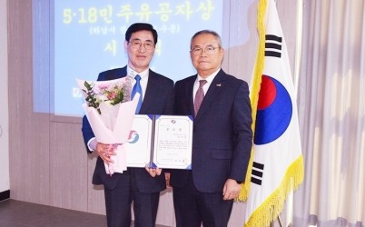 사진12.jpg width: 100%; height : 150px