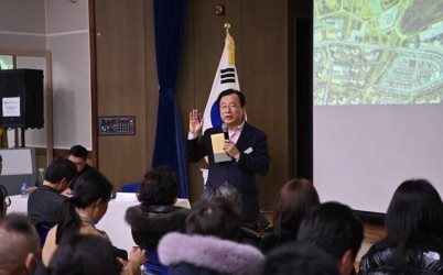 (사진1)이현재 하남시장, 덕풍3·미사2동에서 “3·9호선 적기 준공에 총력”.jpg width: 100%; height : 150px