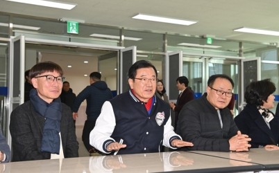 (사진1)“설레는 첫걸음, 안전한 등굣길”··· 하남시 교육지원청 한홀중 안전개교 준비 총력전.jpg width: 100%; height : 150px