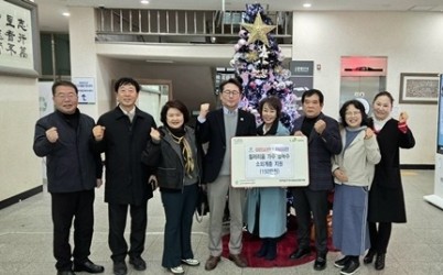 (0224)[와부읍 복지지원과]가수 설녹수, 와부읍 취약계층 위해 자선공연 수익금 150만 원 기부… 재능나눔으로 이웃사랑 실천(사진).jpg width: 100%; height : 150px