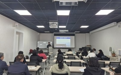 (0227)[공원관리과]남양주시,‘제3기 남양주시민정원사 양성교육 심화반’ 개강(사진).jpg width: 100%; height : 150px