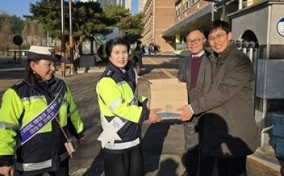 (0305)[자치협력과]새마을교통봉사대 남양주시지대, 새학기 맞이 어린이 보호구역 교통사고 예방 캠페인 전개(사진2).jpg width: 100%; height : 150px