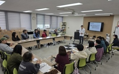 (0310)[남양주보건소 건강증진과]남양주보건소 치매안심센터, 치매환자가족을 위한 ‘헤아림 가족교실’운영(사진1).jpg width: 100%; height : 150px