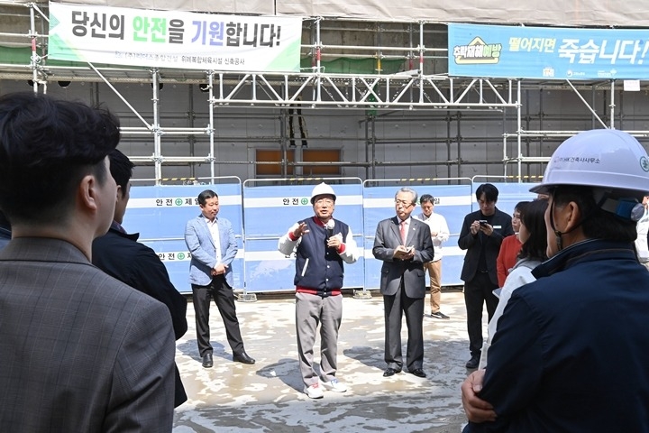 (사진2)하남시 민관협치위원회, 주요 공공시설 현장점검… “시민 눈높이 맞춘 시설 조성을 위해 민ㆍ관이 함께 노력”.jpg