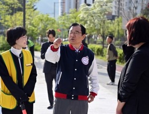 (사진1)하남시, 감일 신우초 앞 교량 인도 확장… 한 달 앞당겨 조기 개방.jpg