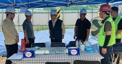 김대순 경기도 행정2부지사, 수해 대비 금어천 정비사업 현장…