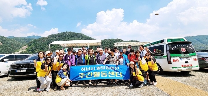 “물 위에서 피어난 용기와 웃음”… 하남시 지적발달장애인 주…