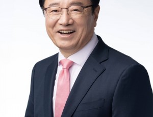 정장_분홍타이_미소 (1) (1).jpg