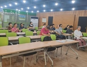 20260609_강의를 듣고 있는 회원.jpg