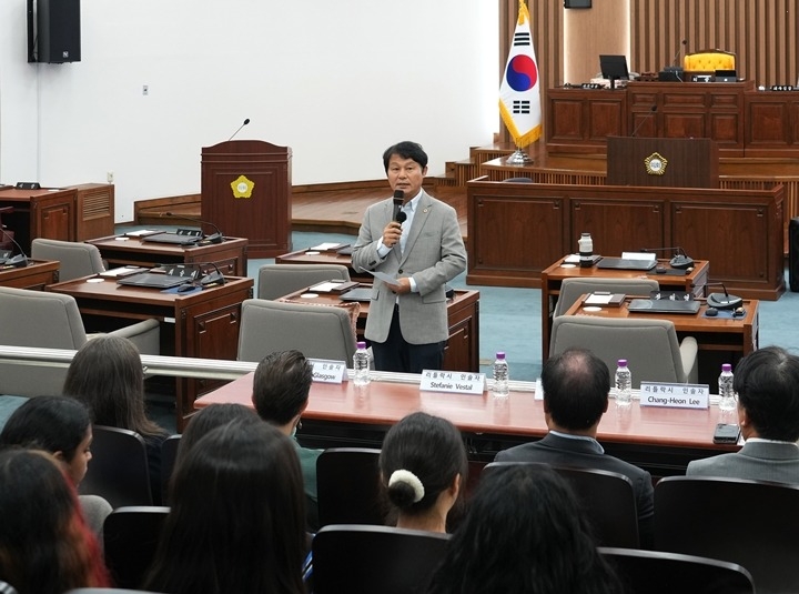 [보도자료 사진01]하남시의회, 하남시의회, 미국 리틀락시 청소년 교류단 공식 접견.jpg