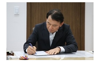 (0701)[자치협력과]최현덕 남양주시장, 민선 9기 1호 결재로 ‘헌법친화도시 조례안’ 추진(사진1).jpg width: 100%; height : 150px