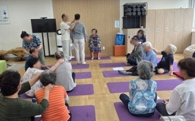 (0703)[남양주보건소 건강증진과]남양주보건소 치매안심센터, ‘헤아림 가족교육’ 및 한의약 치유프로그램 성료(사진).jpg width: 100%; height : 150px