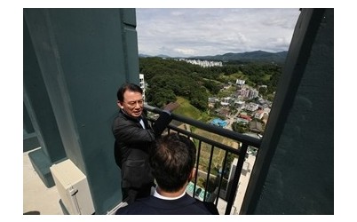 (0827)[정책기획과]최현덕 남양주시장, 국정설명회 참석… “100만 메가시티 도약, 국가와 함께 이룰 것”(사진1).jpg width: 100%; height : 150px