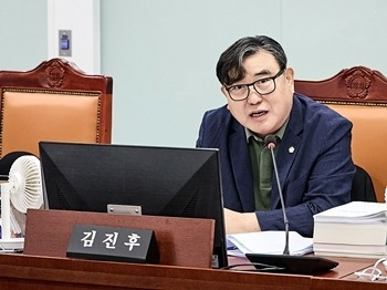 260910_김진후_의원__“대광위_이관_차질로_광역버스_재정지원금_505억_원_구멍...그_피해는_누가_책임지나”.jpg