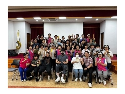 (0907)[장애인복지과]‘남양주시장애인복지관성인주간보호센터’, 한국생활개선 남양주시연합회에 업사이클링 공예품 전달(사진).jpg